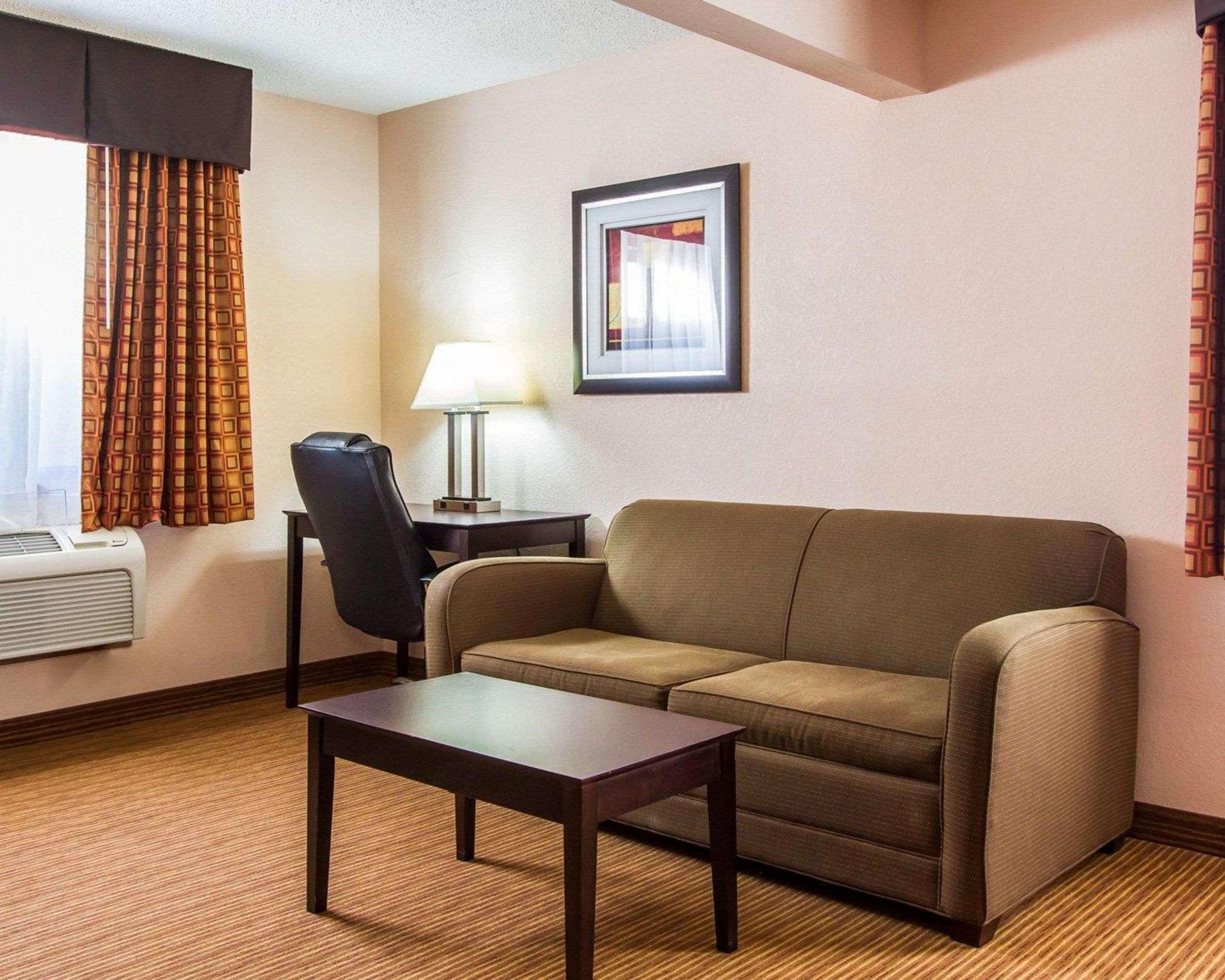 Quality Inn & Suites Ottumwa North Exteriér fotografie