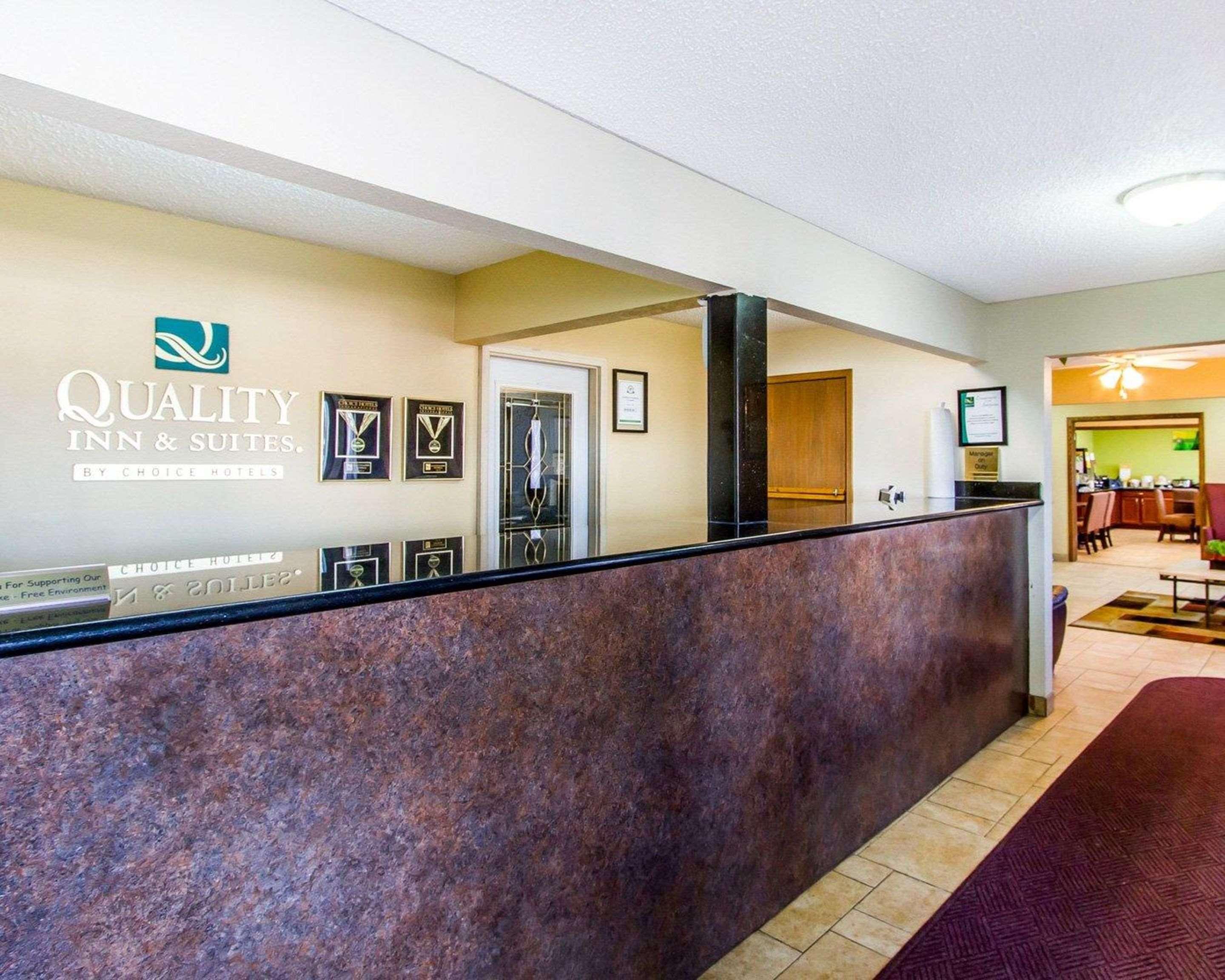 Quality Inn & Suites Ottumwa North Exteriér fotografie