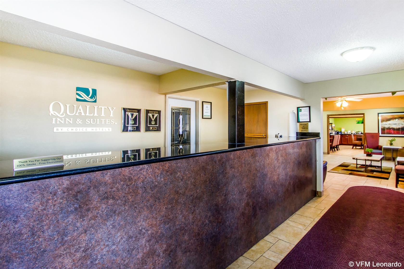 Quality Inn & Suites Ottumwa North Exteriér fotografie