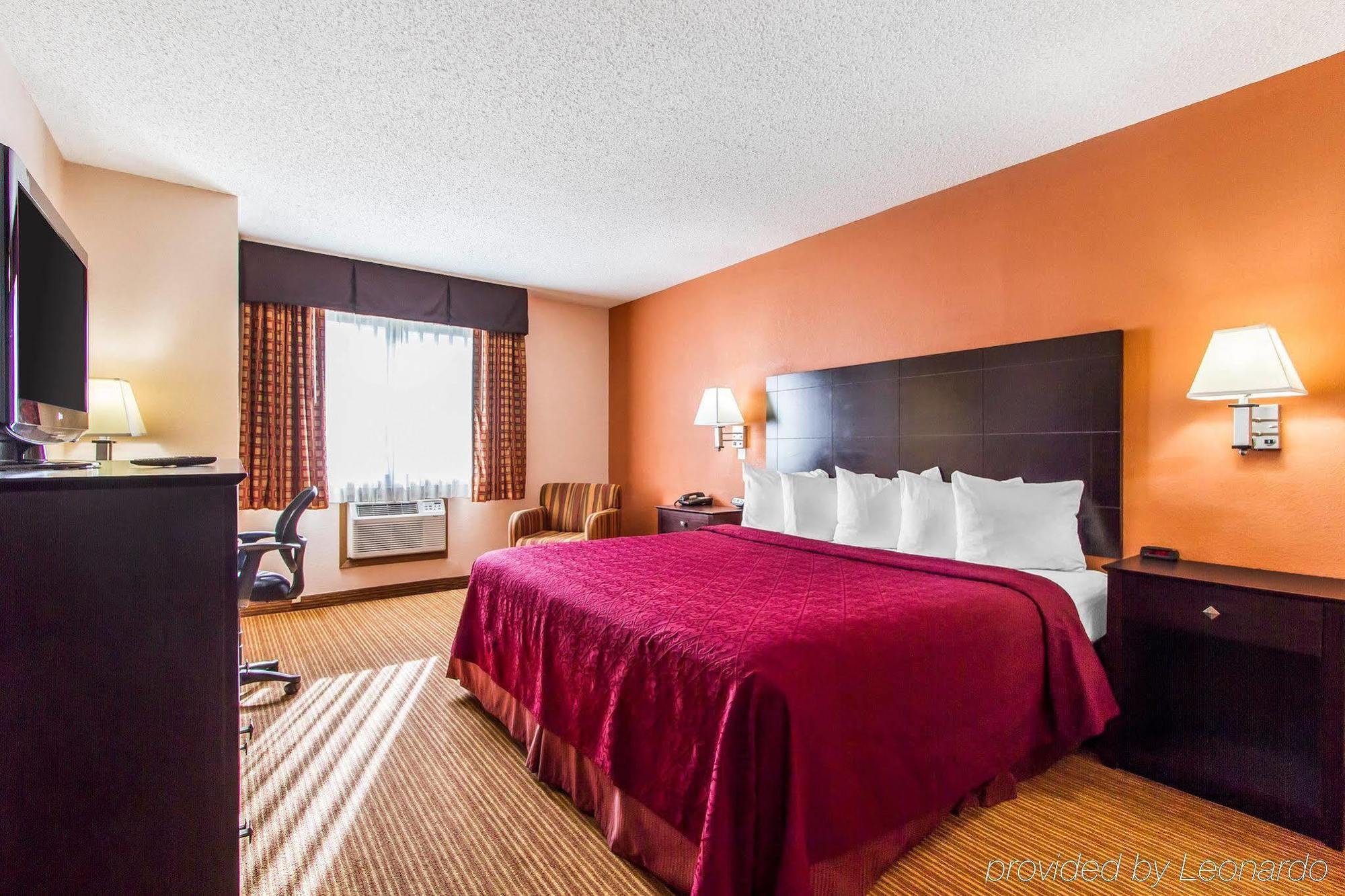 Quality Inn & Suites Ottumwa North Exteriér fotografie