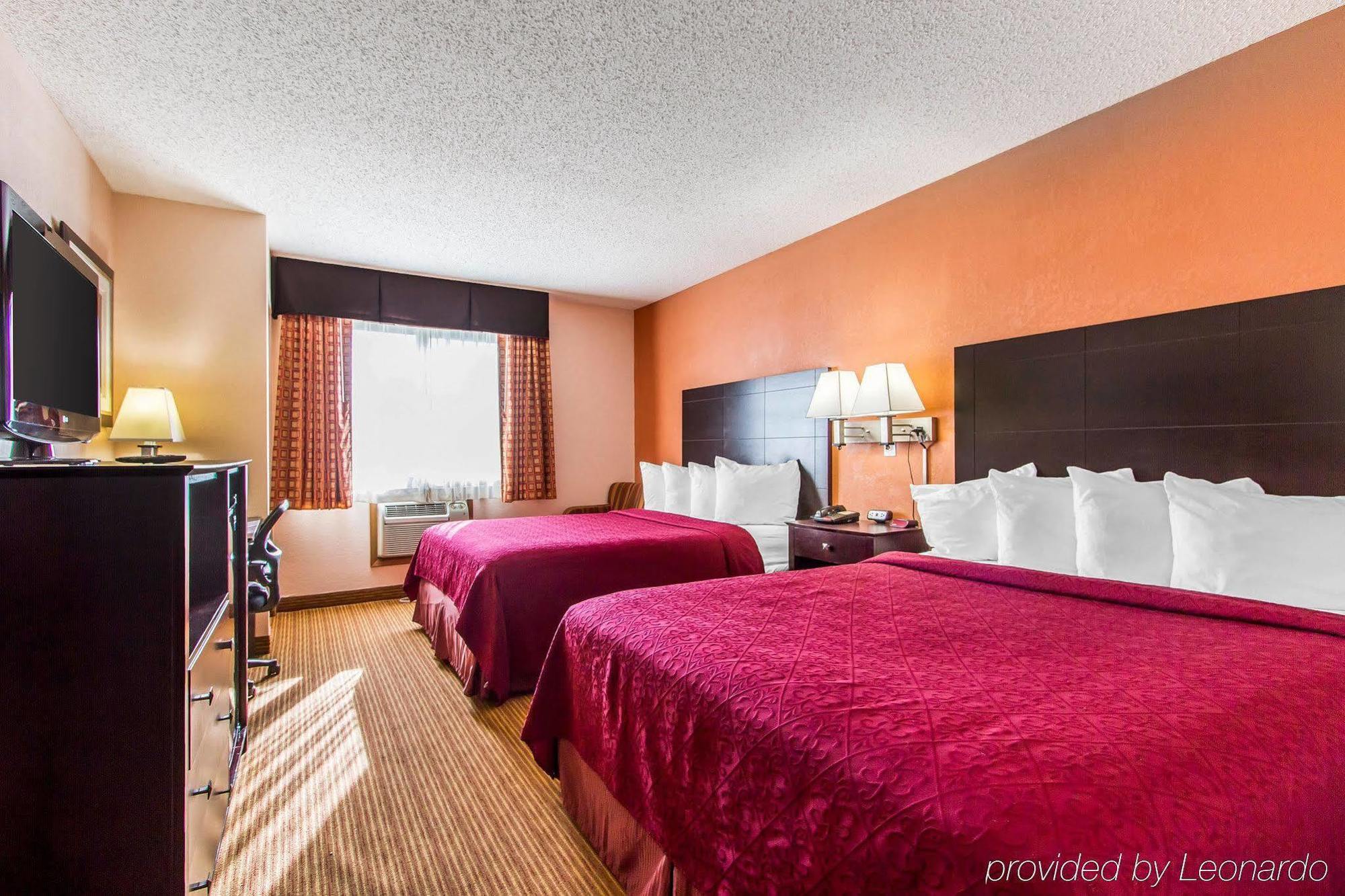 Quality Inn & Suites Ottumwa North Exteriér fotografie