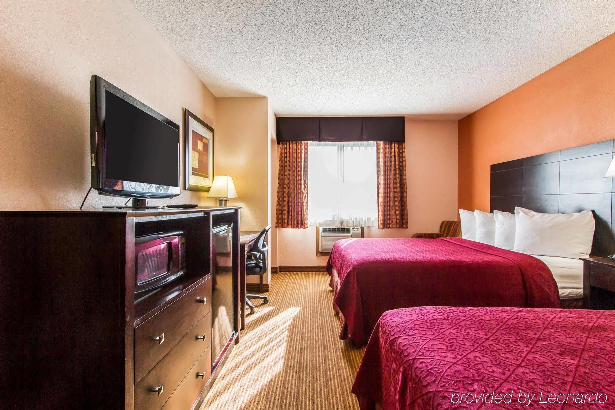 Quality Inn & Suites Ottumwa North Exteriér fotografie