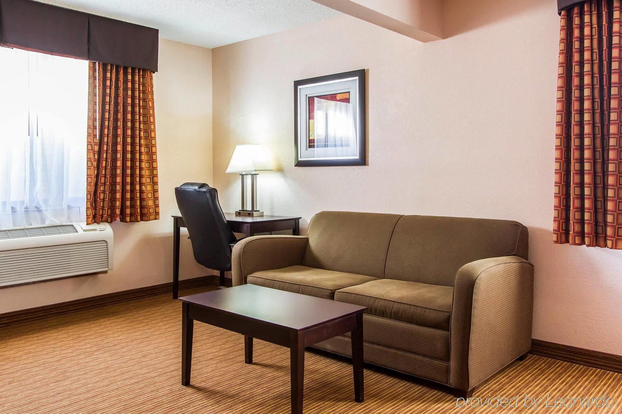 Quality Inn & Suites Ottumwa North Exteriér fotografie