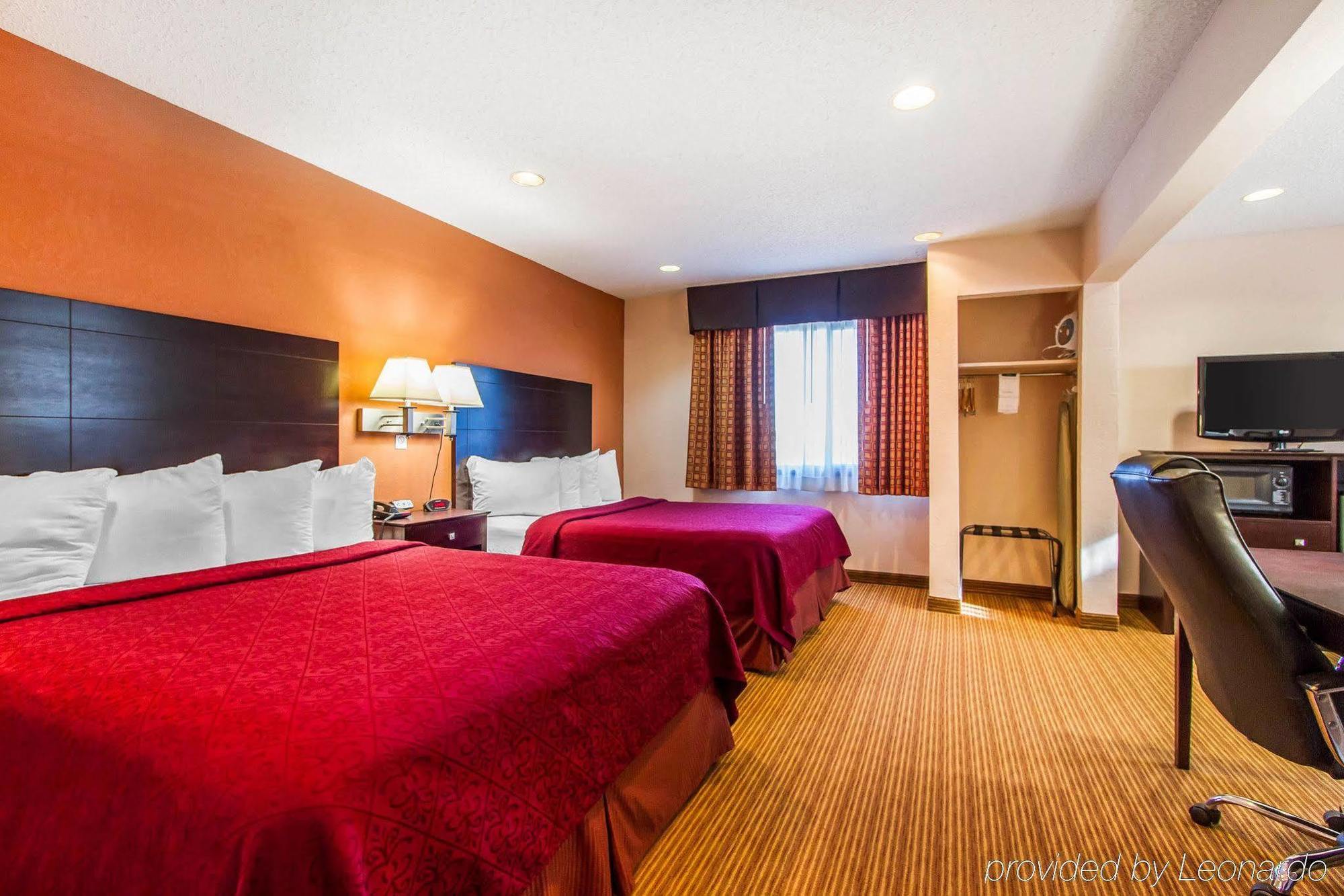 Quality Inn & Suites Ottumwa North Exteriér fotografie