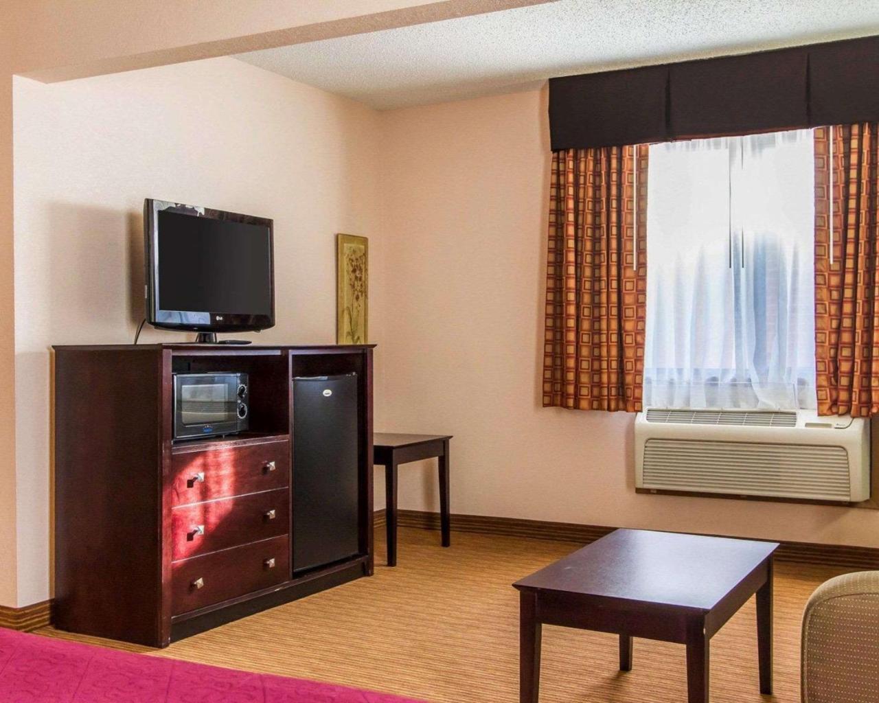 Quality Inn & Suites Ottumwa North Exteriér fotografie