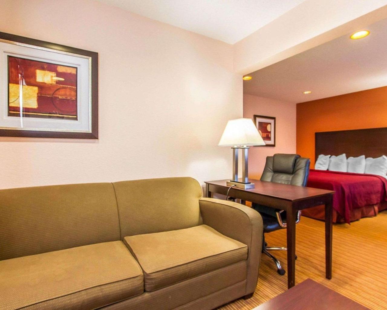 Quality Inn & Suites Ottumwa North Exteriér fotografie