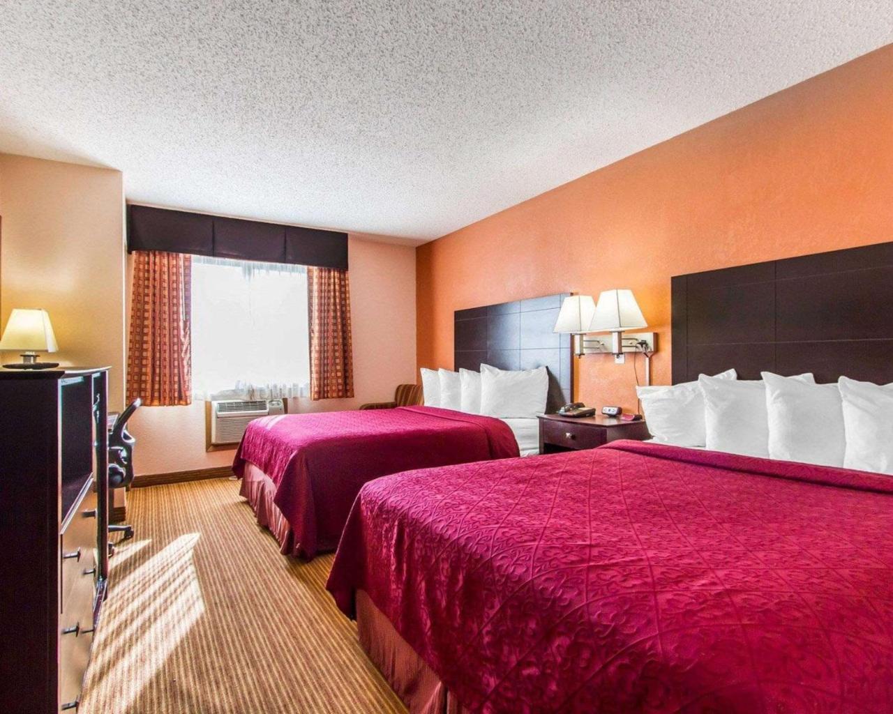 Quality Inn & Suites Ottumwa North Exteriér fotografie